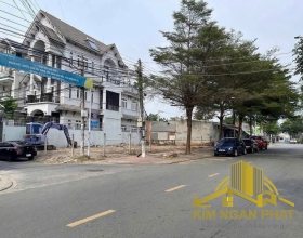 MẶT TIỀN KINH DOANH – PHẠM THỊ TÂN – TRUNG TÂM SẦM UẤT