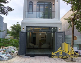 Bán nhà 1 trệt 1 lầu KDC Trường An Hòa Lợi: Diện tích 70m² thổ cư 100%, đường nhựa 6m vỉa hè 3m, dọn vào ở ngay