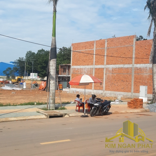 Bán Nhà Phú Hòa, 1 trệt , 4 lầu , vườn