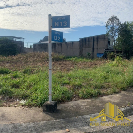LÔ GÓC SIÊU VIP – CỔNG KCN BÀU BÀNG 