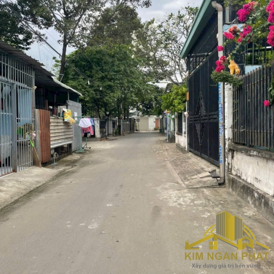 BÁN ĐẤT 1 XẸC NGUYỄN THỊ MINH KHAI PHÚ HÒA THỦ DẦU MỘT – 94M2 – HẺM NHỰA THÔNG