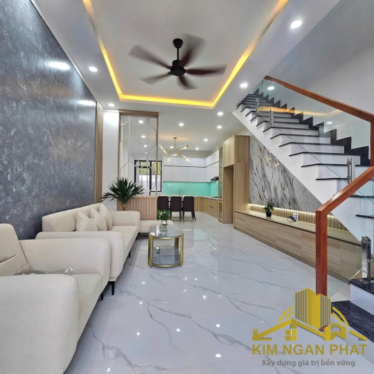 Bán nhà 3 tầng mặt tiền đường ĐX082 Định Hòa: Vị trí kinh doanh đẹp, tặng full nội thất