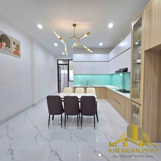 Bán nhà 3 tầng mặt tiền đường ĐX082 Định Hòa: Vị trí kinh doanh đẹp, tặng full nội thất