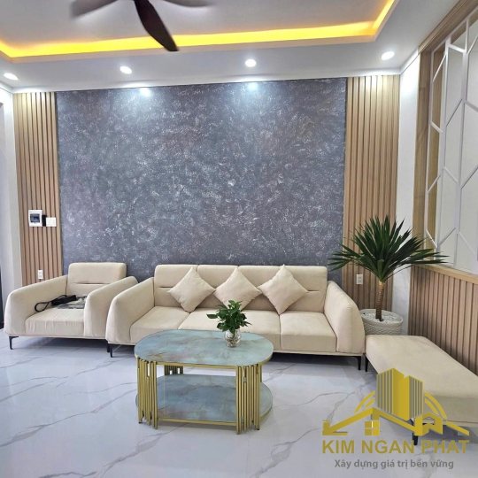 Bán nhà 3 tầng mặt tiền đường ĐX082 Định Hòa: Vị trí kinh doanh đẹp, tặng full nội thất