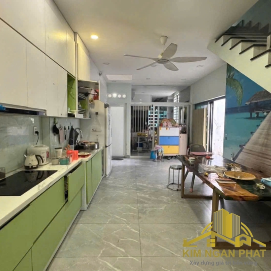 Bán nhà 3 tầng mặt tiền đường ĐX050 Hiệp Thành: Sát vách KDC Hiệp Thành 3, thiết kế hiện đại
