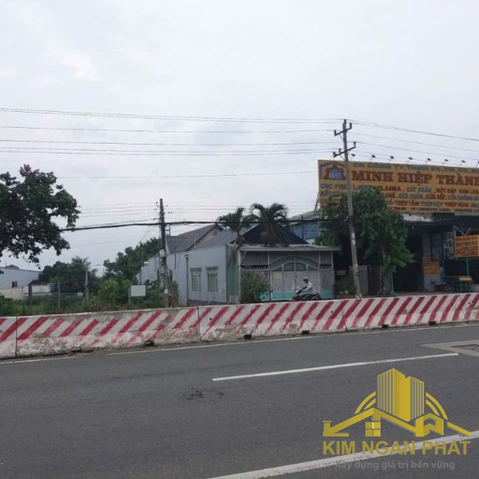 Bán gấp quỹ đất mặt tiền Quốc lộ 13 Hiệp An Thủ Dầu Một: Diện tích 739m², thổ cư 300m², vị trí kinh doanh sầm uất