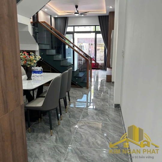Bán nhà mới 100% phường Phú Lợi Thủ Dầu Một: Diện tích lớn 120m², sân ô tô 7 chỗ, dọn vào ở ngay